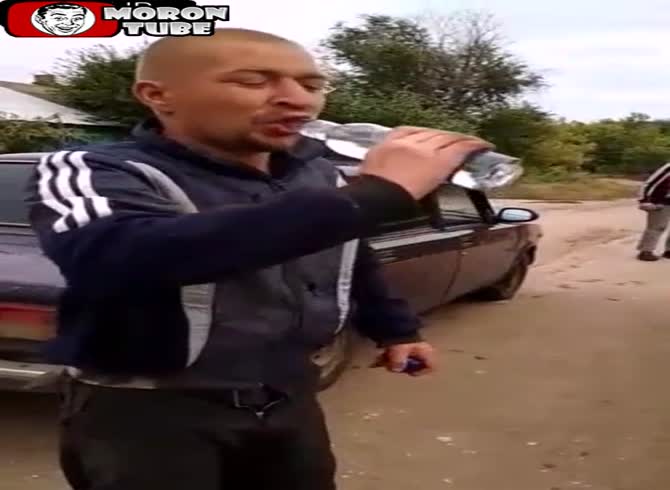 Video :An alcoholic with a need gulps down a bottle of vodka while shaking (Russia)